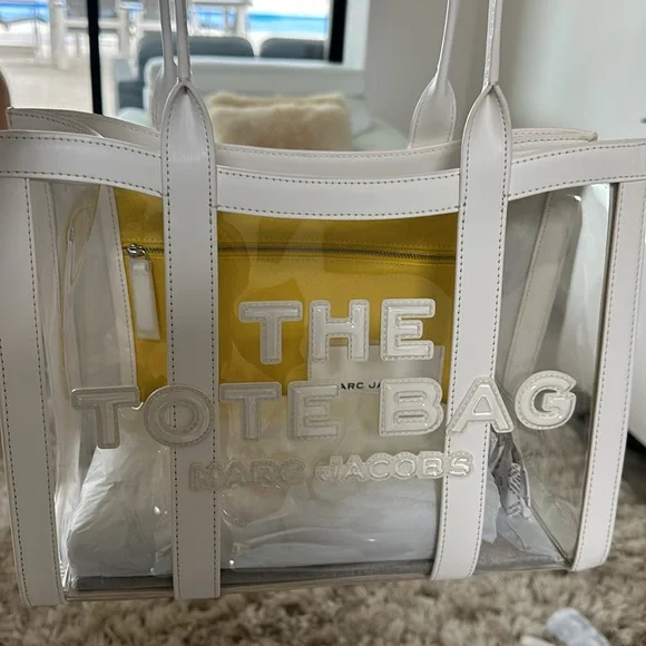 BRAND NEW LARGE THE CLEAR TOTE BAG BY MARC JACOBS! - Picture 6 of 17